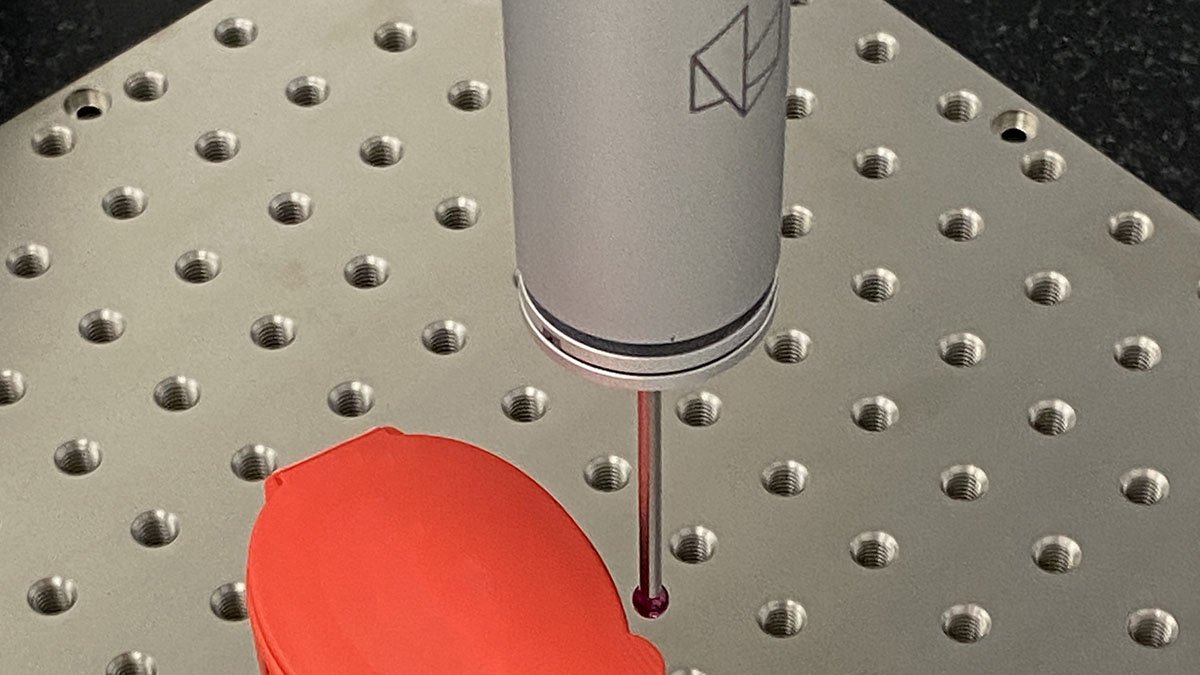 Hexagon 3D koordináta-mérőgép mikronpontosságú mérés közben - Mikropakk Black