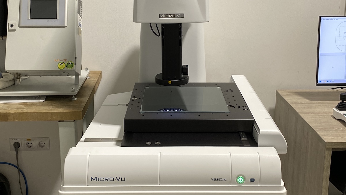 Micro-Vu Vertex Optical Measurement System at the MIKROPAKK BLACK Laboratory